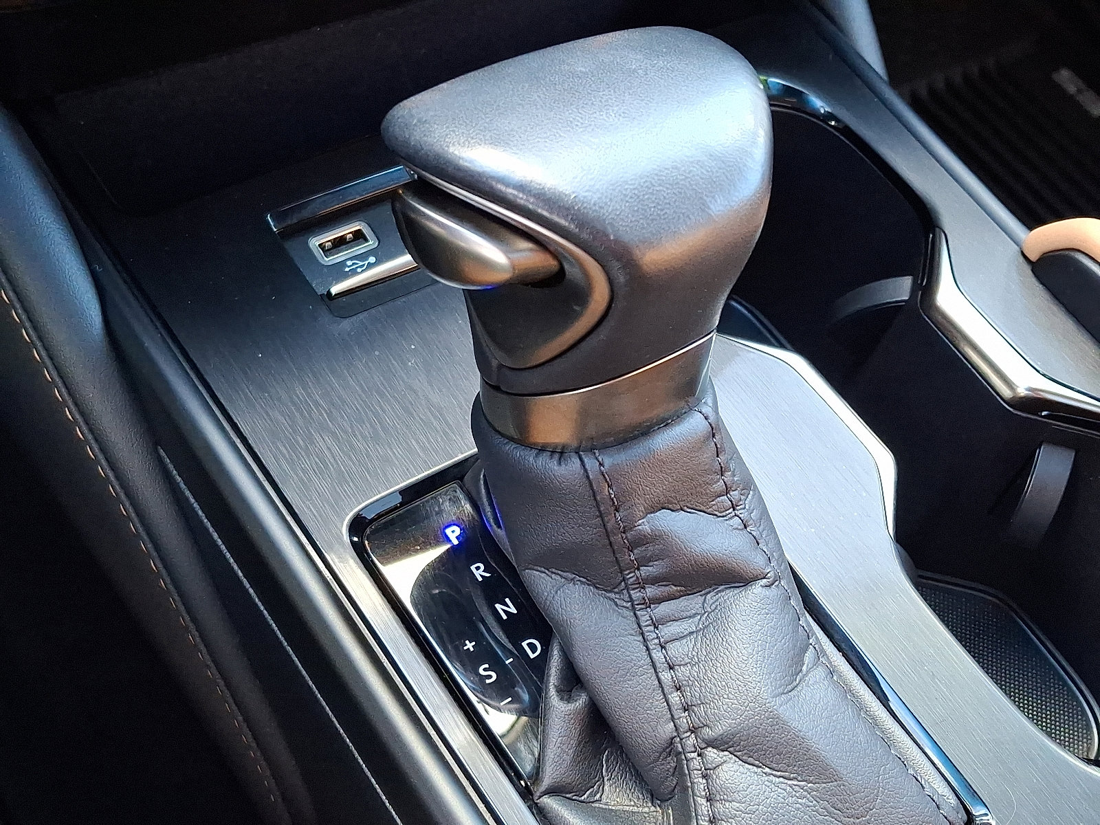 Certified 2023 Lexus ES 350 w/ Premium Package image 16