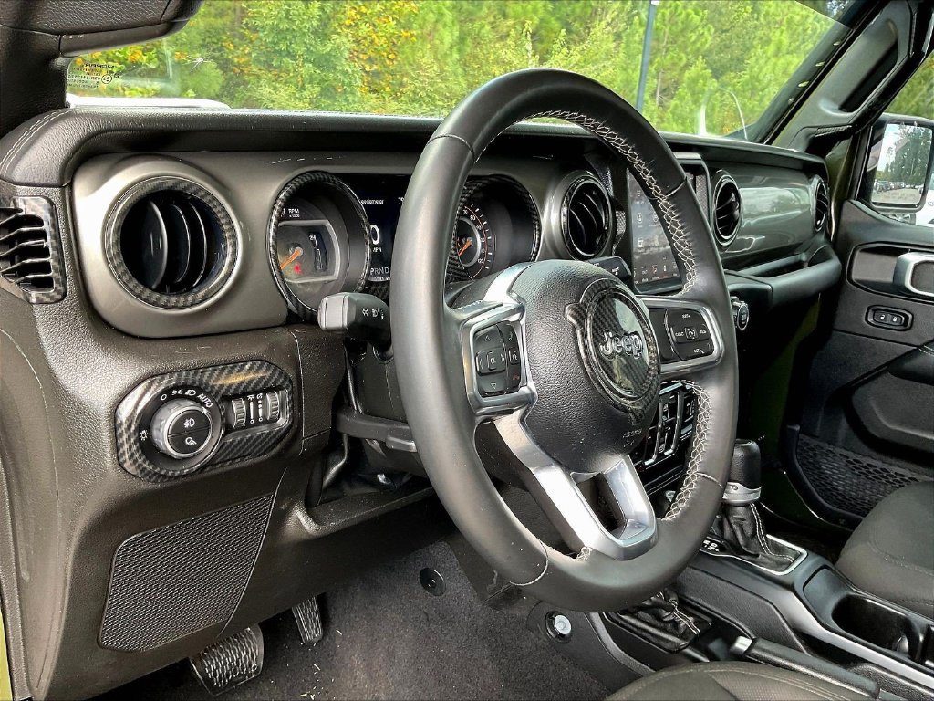 Used 2022 Jeep Gladiator Overland w/ LED Lighting Group AWD/4WD image 4
