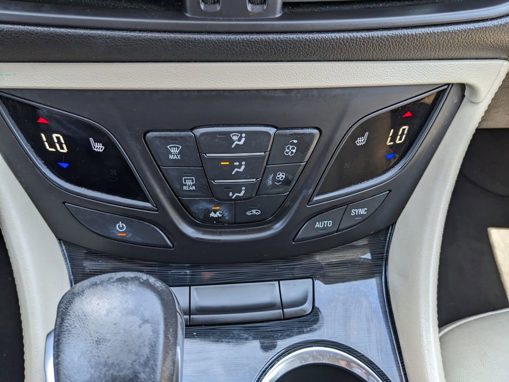 Used 2017 Buick Envision Essence image 30
