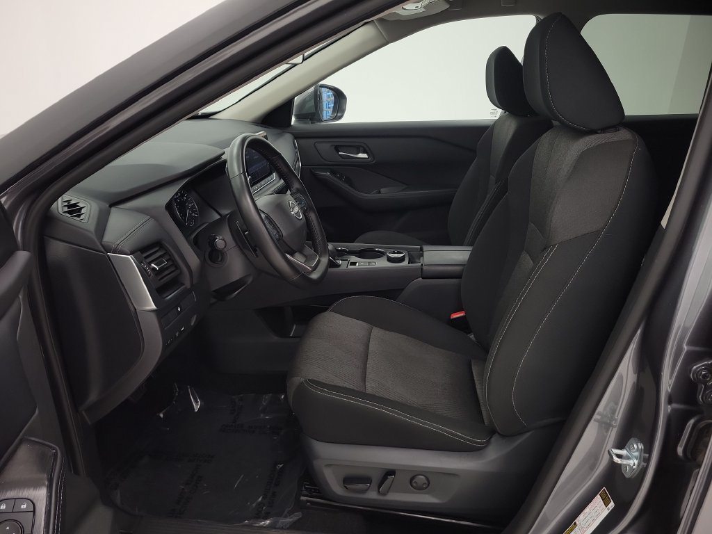 Used 2025 Nissan Rogue SV AWD/4WD image 11
