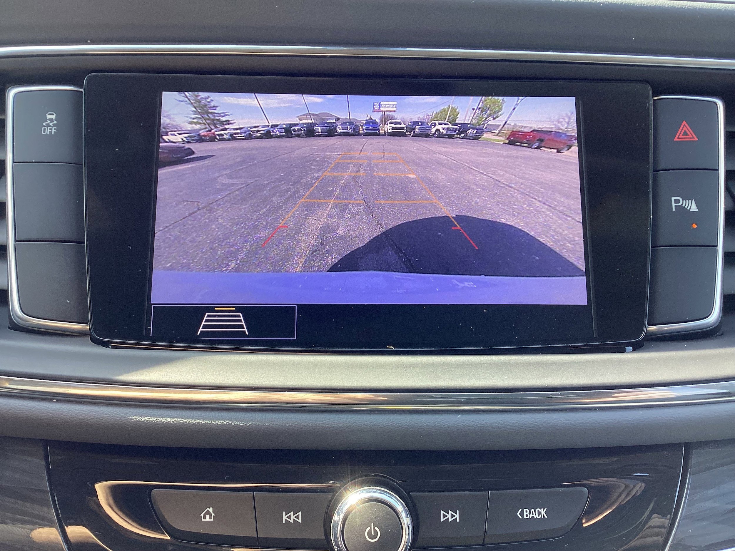 Used 2021 Buick Enclave Essence FWD image 23