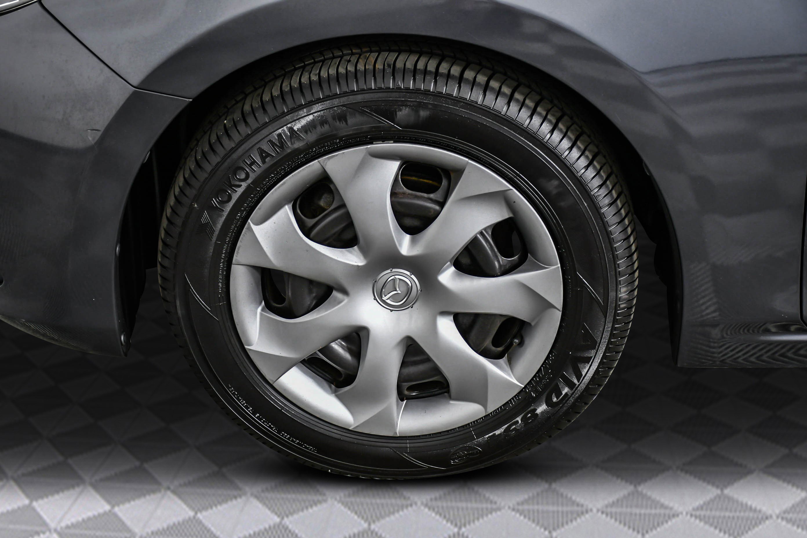 Used 2016 MAZDA MAZDA3 i Sport image 35