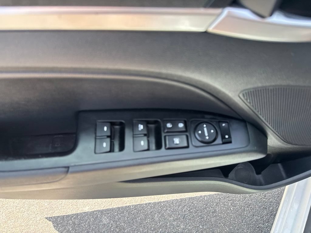 Used 2020 Hyundai Elantra Limited w/ Ultimate Package 03 FWD image 19