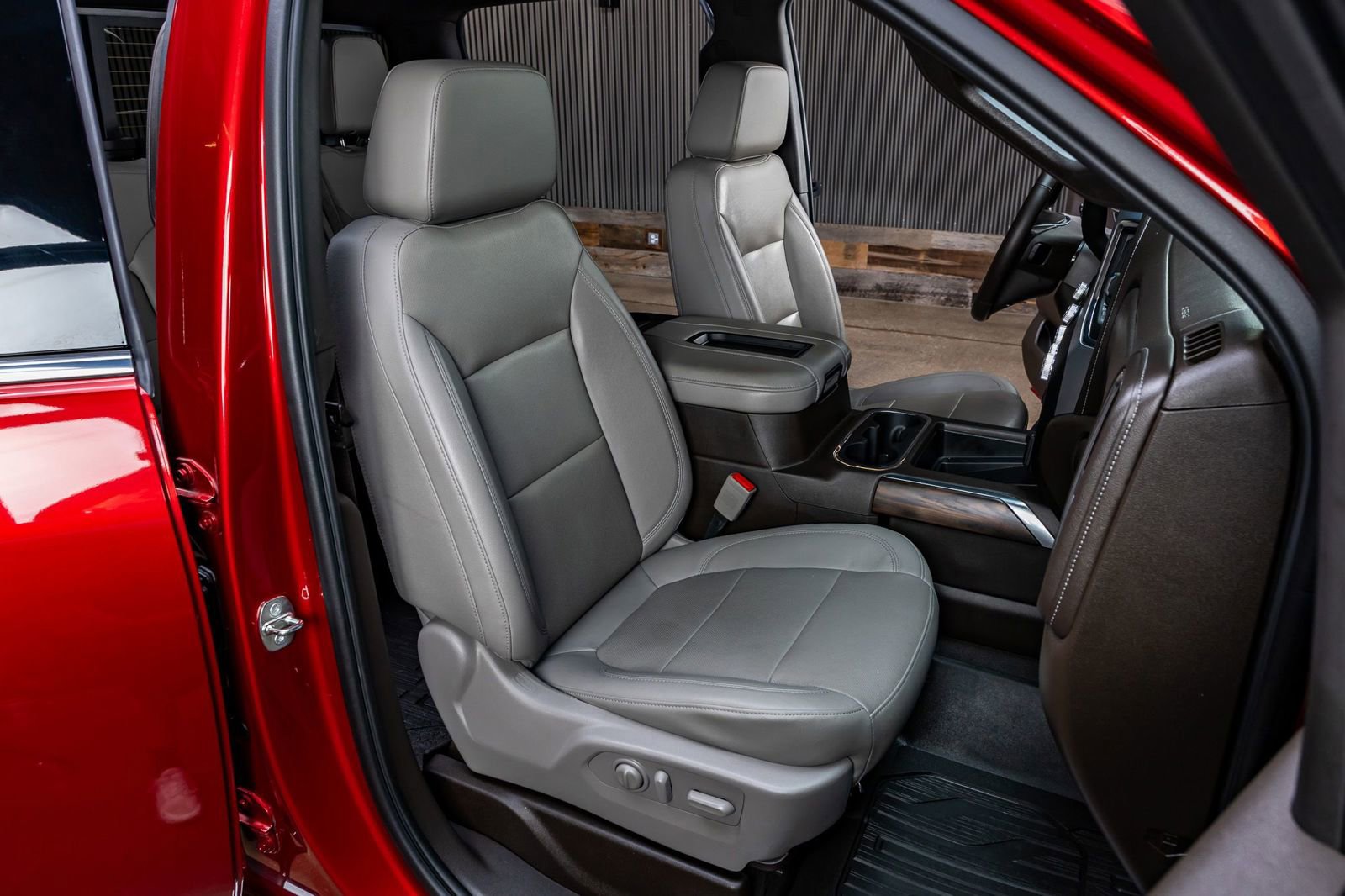 Used 2021 GMC Sierra 2500 SLT w/ Texas SLT Premium Package AWD/4WD image 30