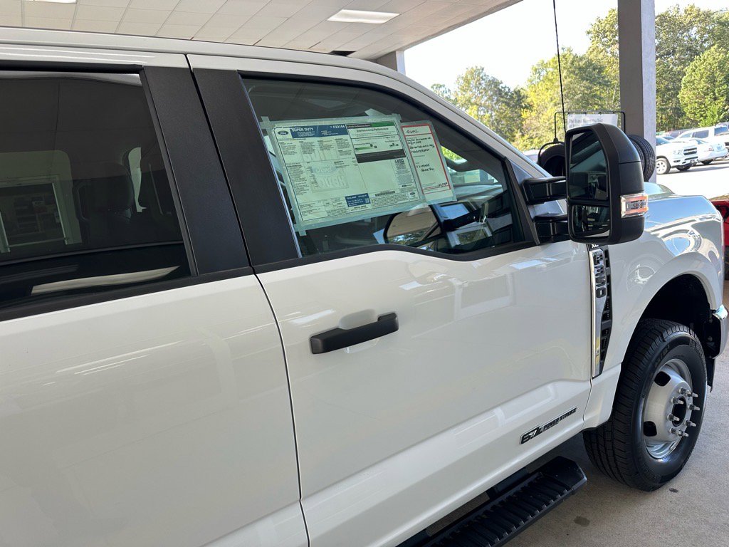New 2026 Ford F350 XL w/ XL Chrome Package image 11