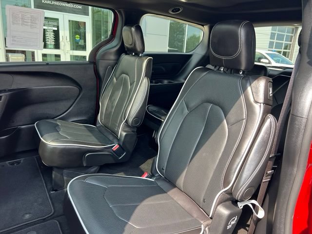 Used 2026 Chrysler Pacifica Limited FWD image 31