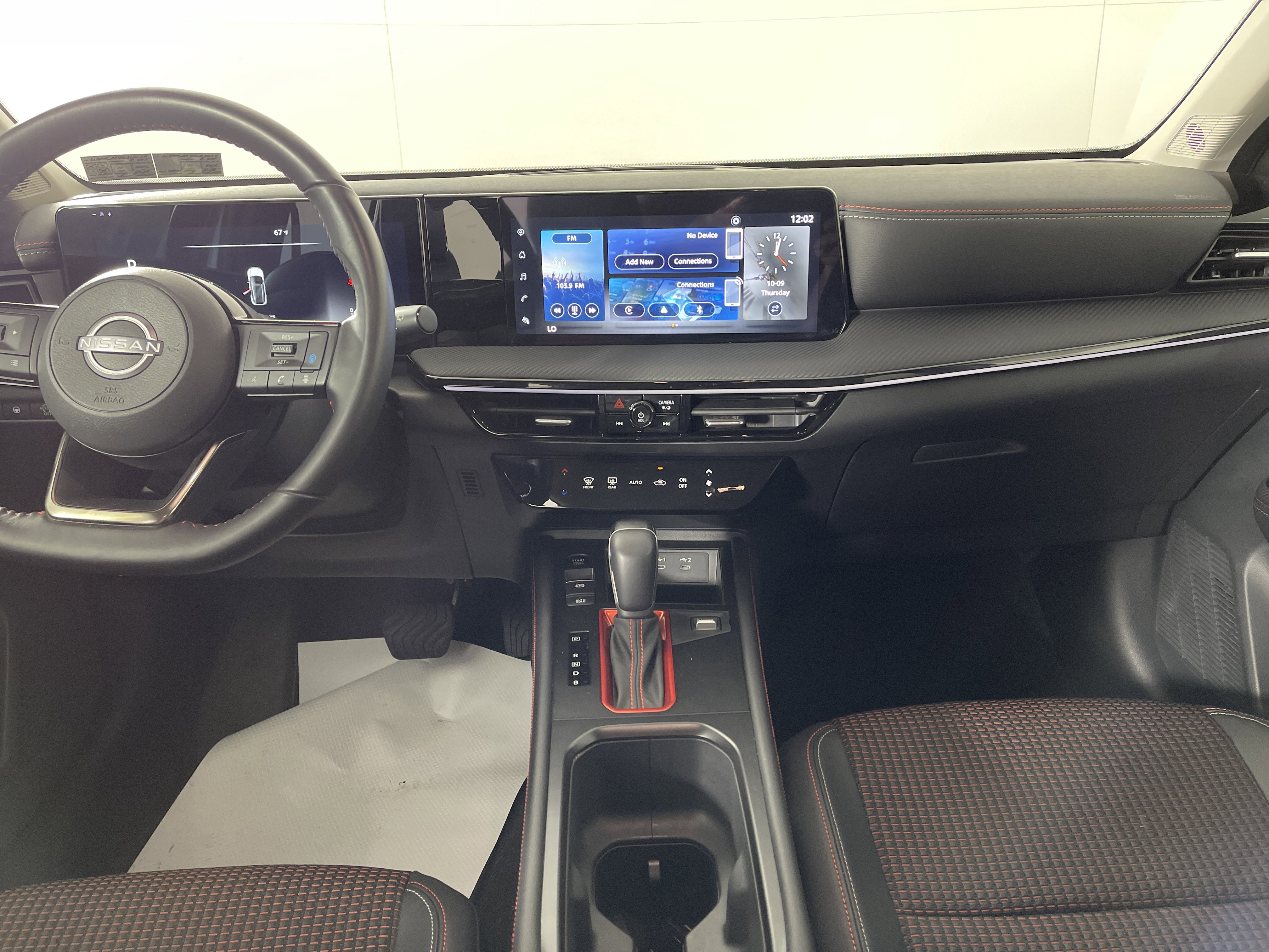 Used 2025 Nissan Kicks SR image 14