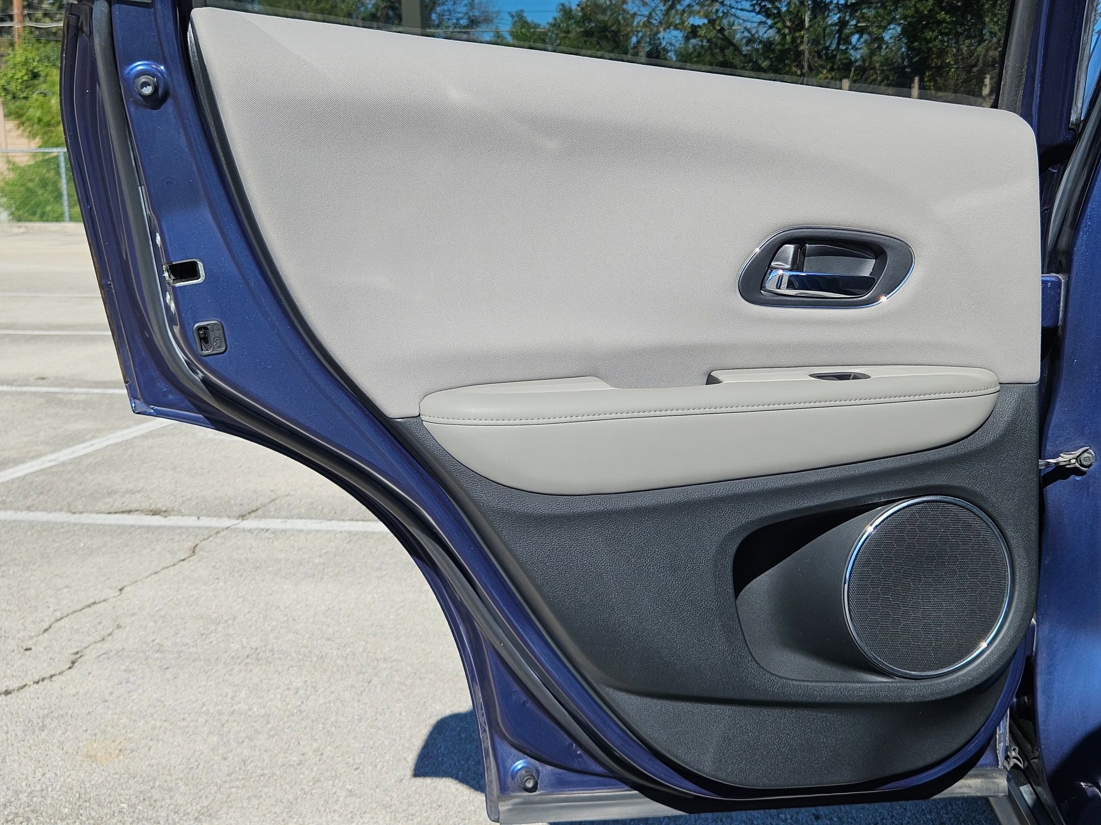 Used 2016 Honda HR-V EX image 16