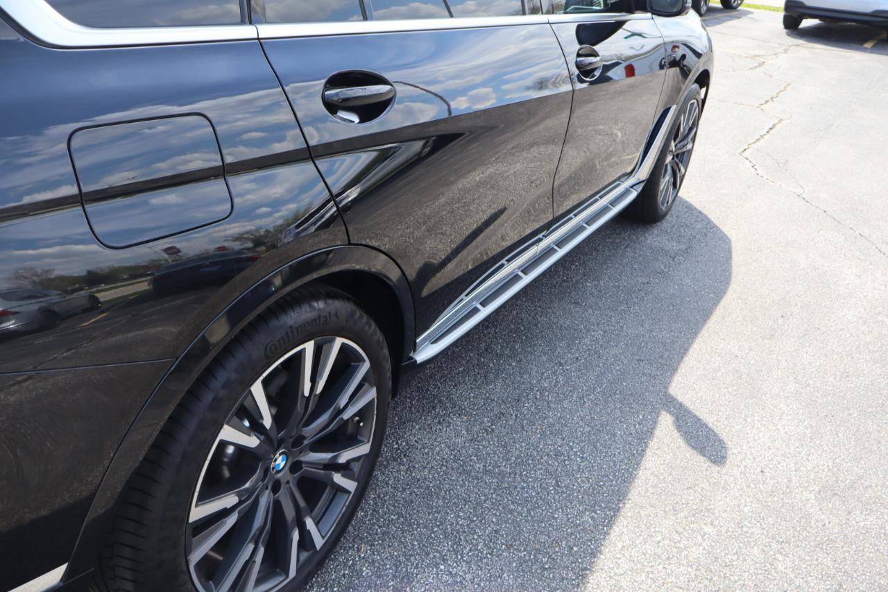 Used 2023 BMW X7 xDrive40i w/ Premium Package image 9