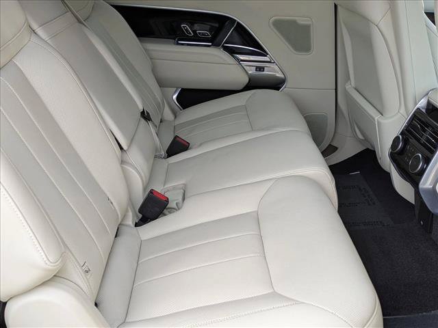 Used 2025 Land Rover Range Rover Long Wheelbase SE AWD/4WD image 21