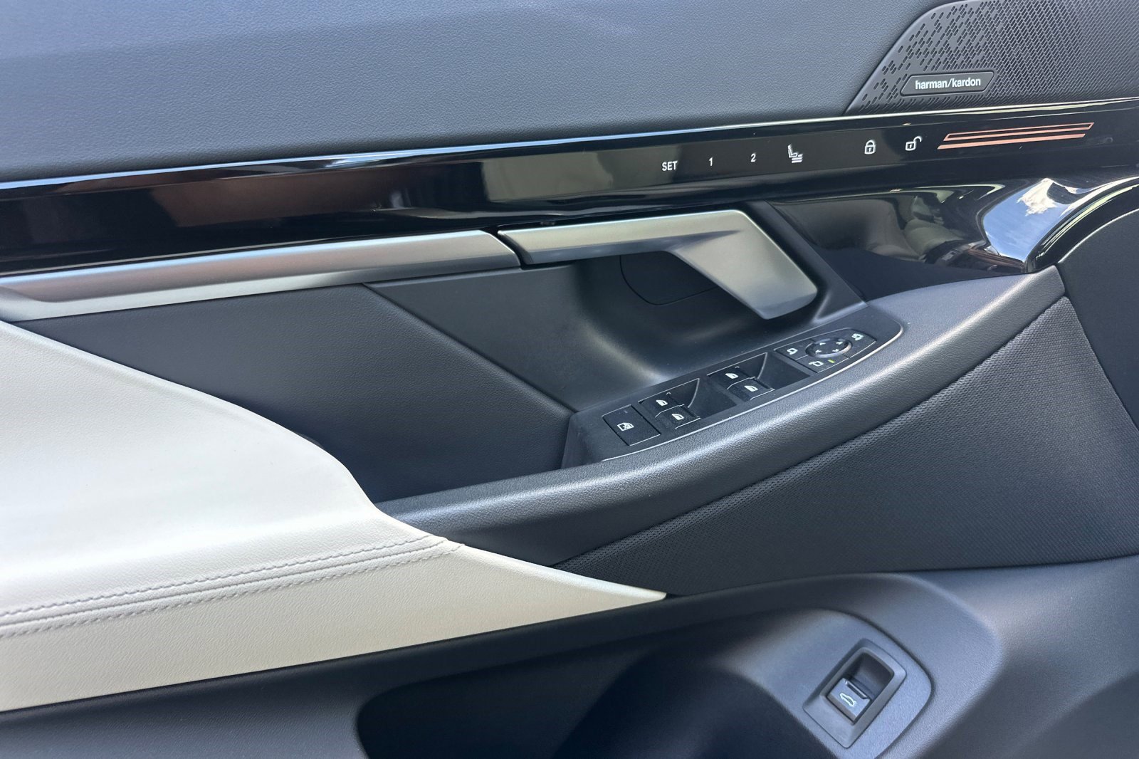 Certified 2024 BMW 530i w/ Premium Package RWD image 12