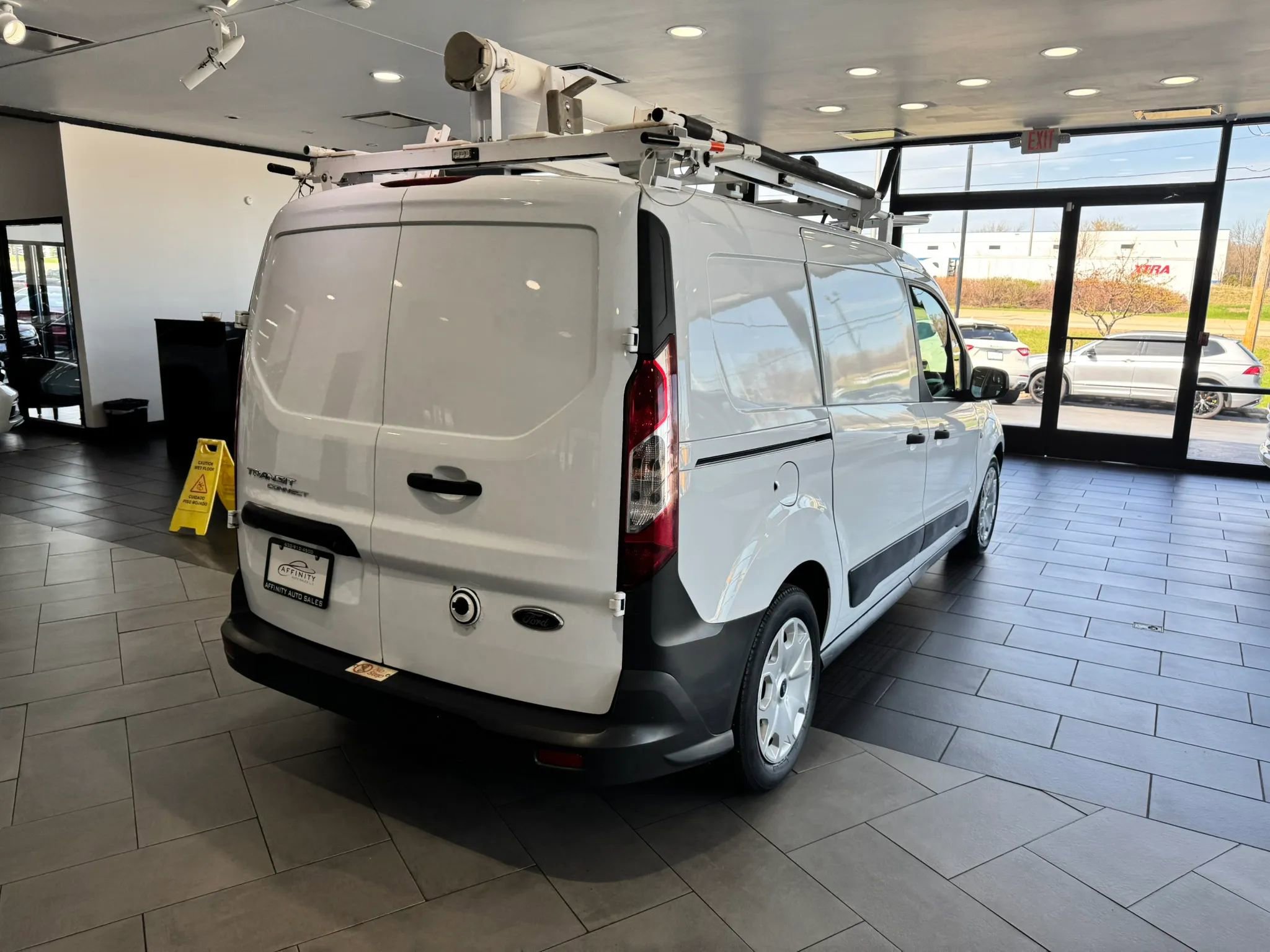 Used 2015 Ford Transit Connect XL FWD image 5