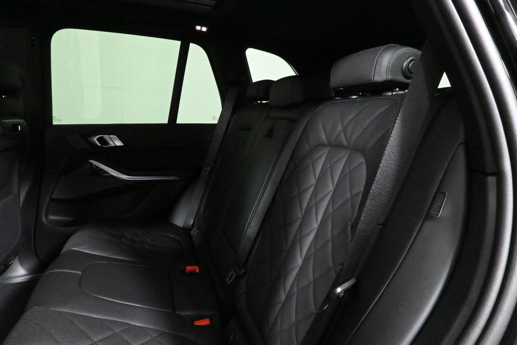 Used 2026 BMW X5 xDrive40i w/ M Sport Package image 4