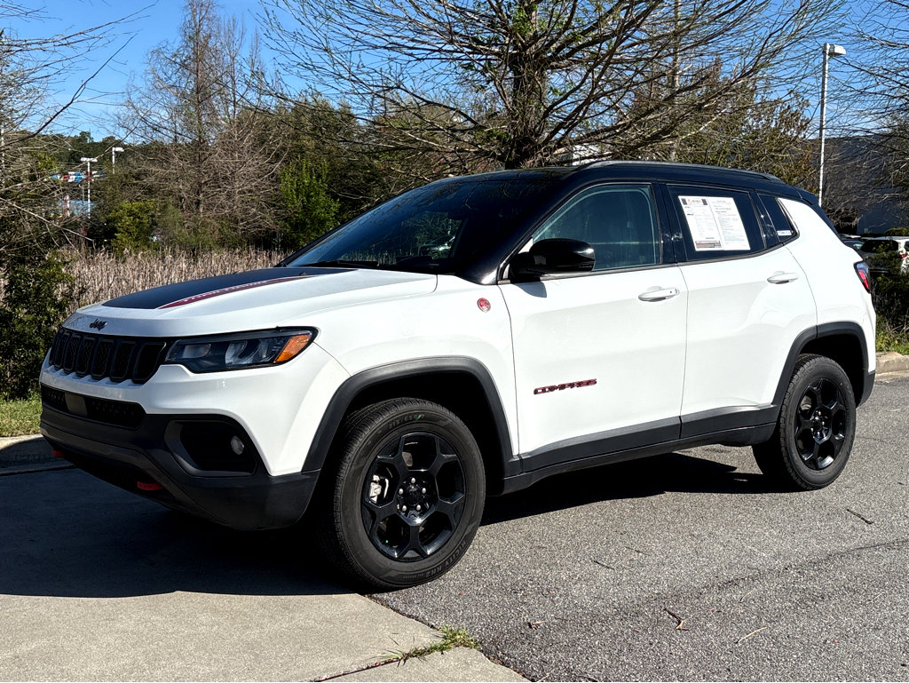 Used 2023 Jeep Compass Trailhawk image 3