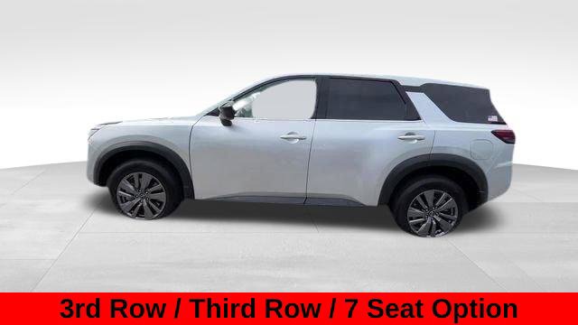 Used 2025 Nissan Pathfinder S AWD/4WD image 2