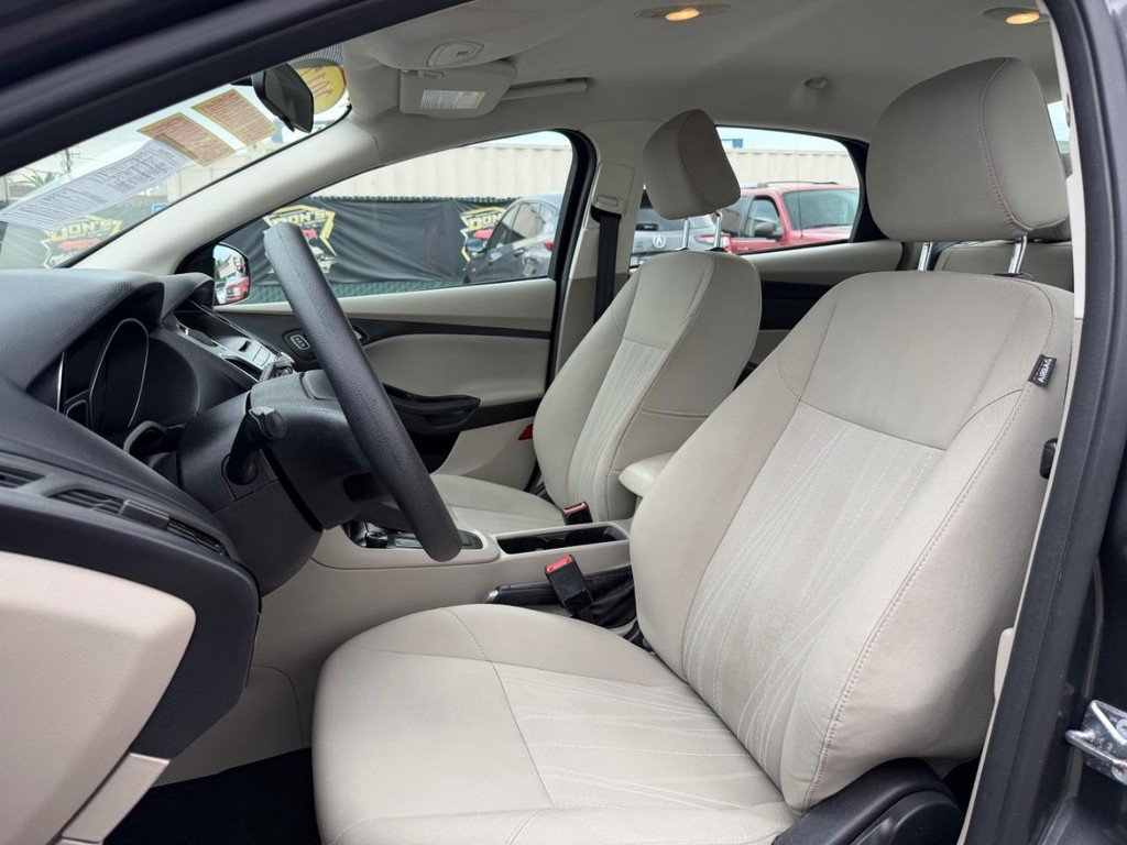 Used 2017 Ford Focus SE FWD image 18