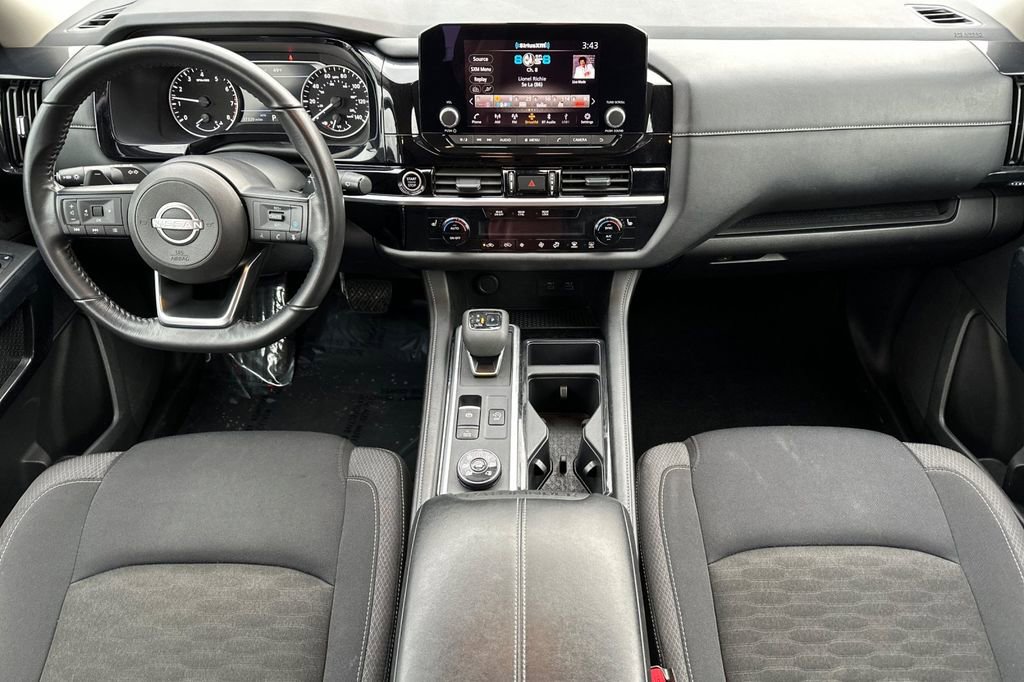 Used 2024 Nissan Pathfinder SV AWD/4WD image 13