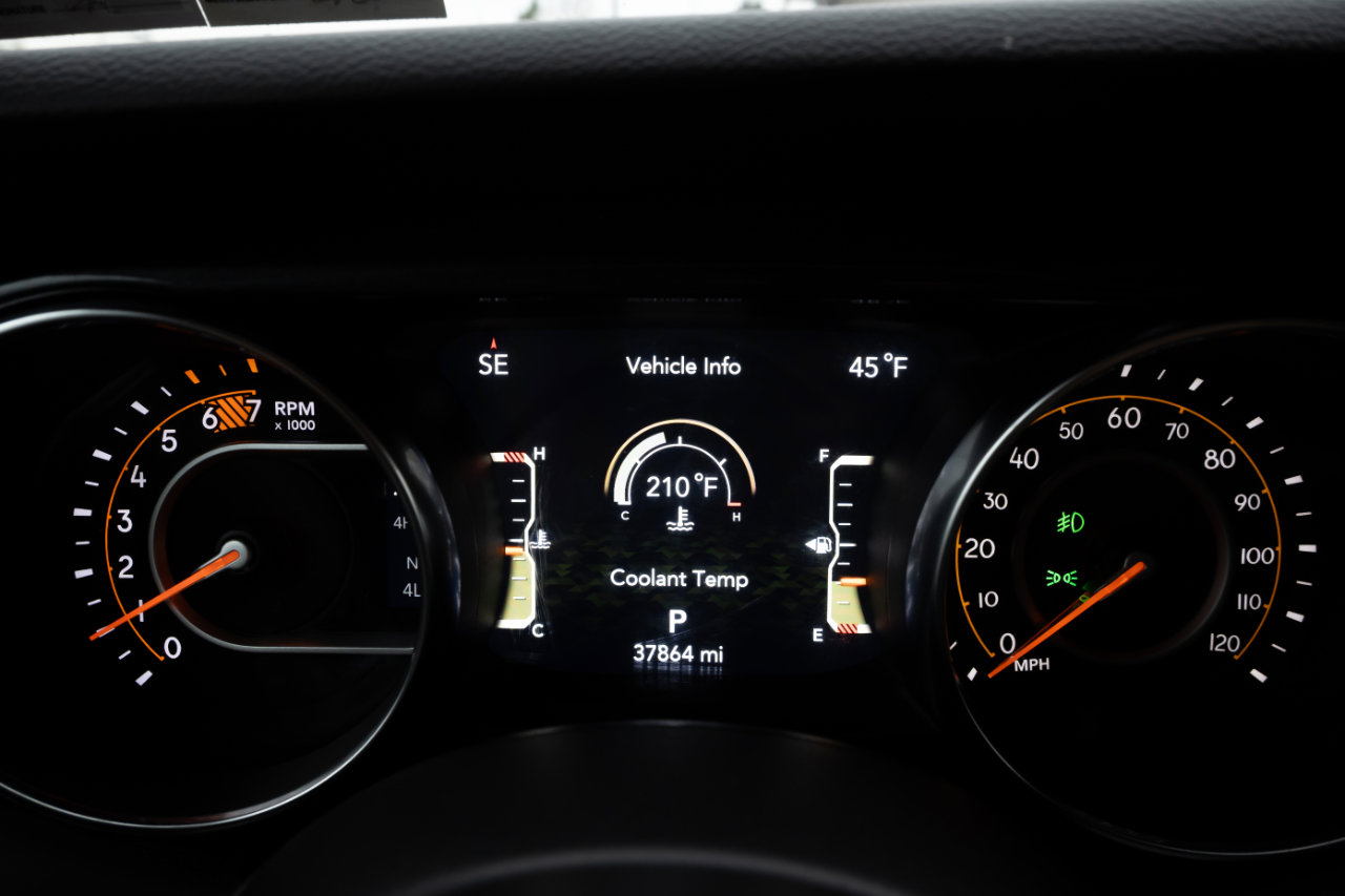 Used 2023 Jeep Wrangler Unlimited Sport image 40