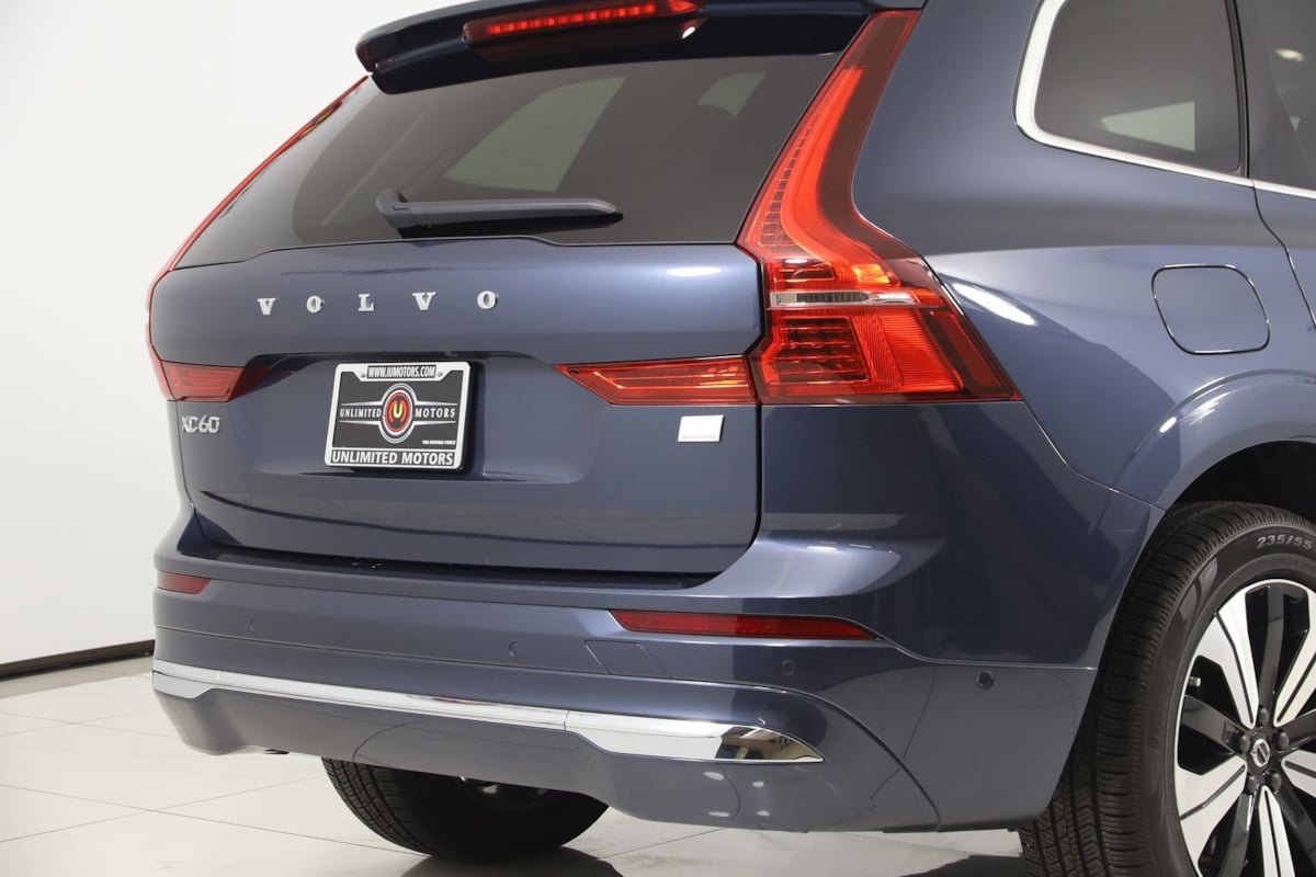 Used 2023 Volvo XC60 T8 Plus AWD/4WD image 42