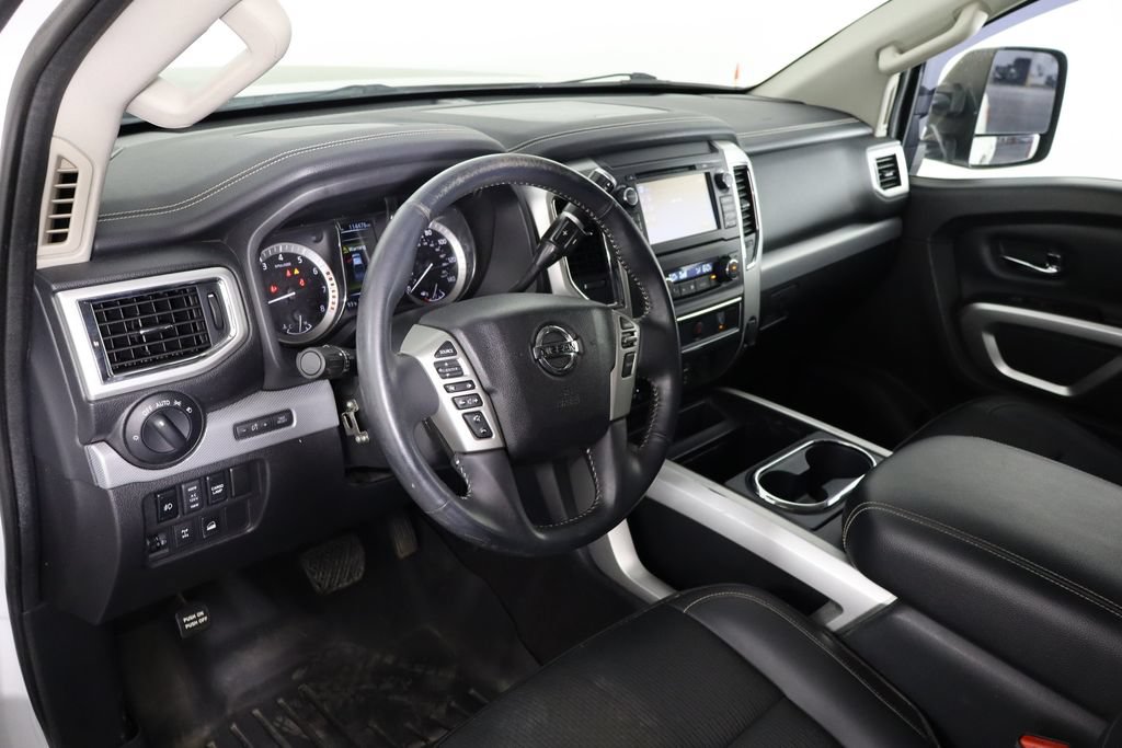 Used 2017 Nissan Titan PRO-4X AWD/4WD image 25