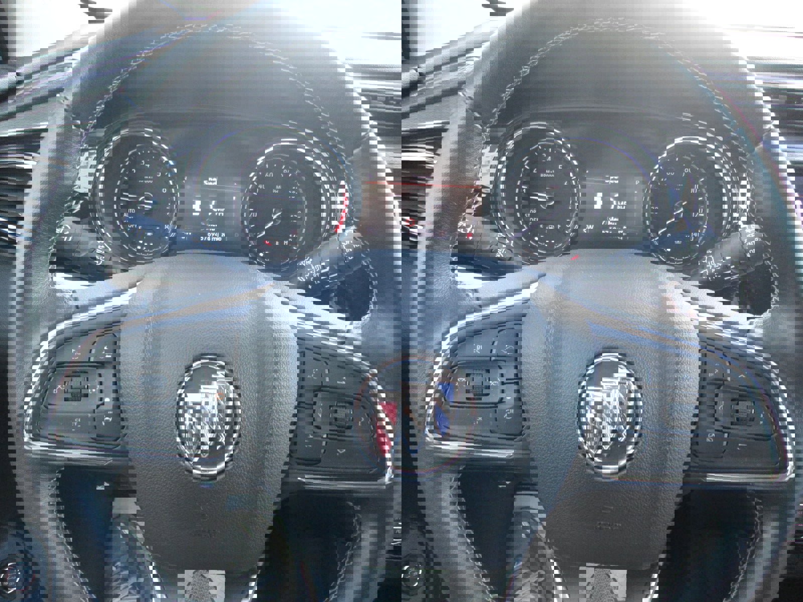 Used 2020 Buick Encore GX Essence w/ Experience Buick Package image 16