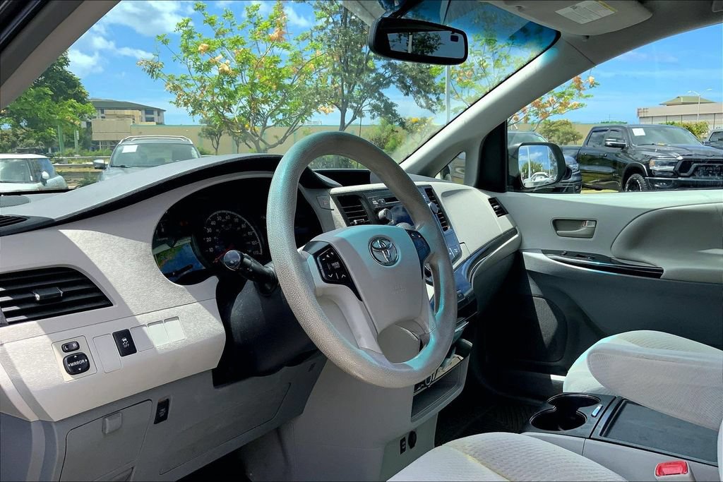 Used 2014 Toyota Sienna LE FWD image 13