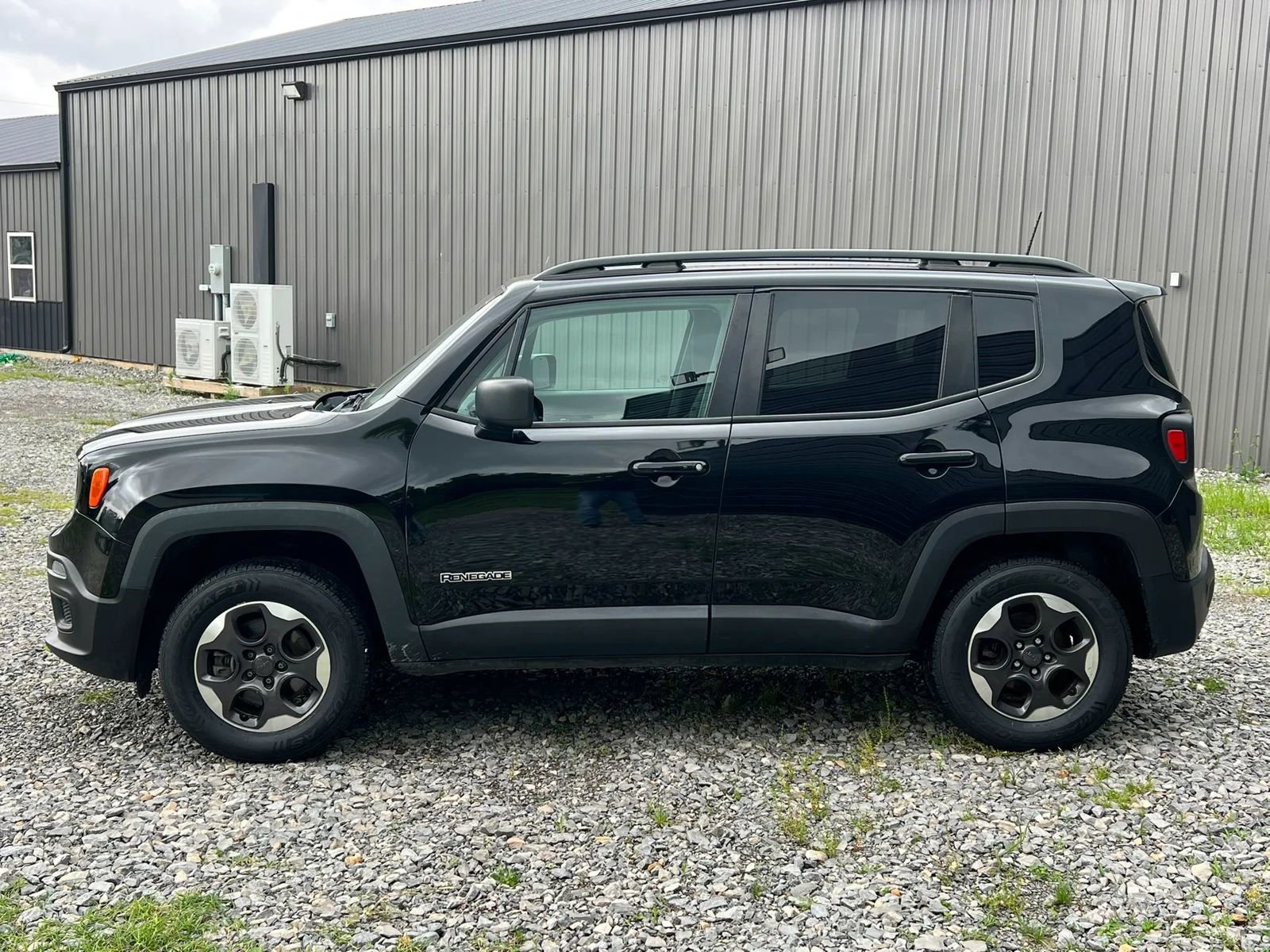 Used 2018 Jeep Renegade Sport w/ Power & Air Group AWD/4WD image 2