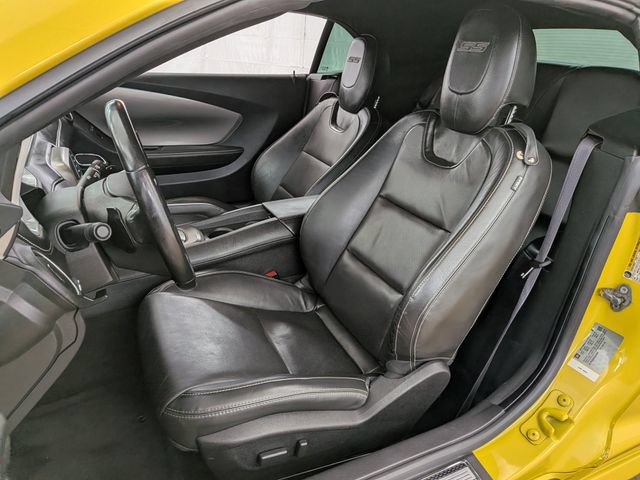 Used 2015 Chevrolet Camaro SS RWD image 13