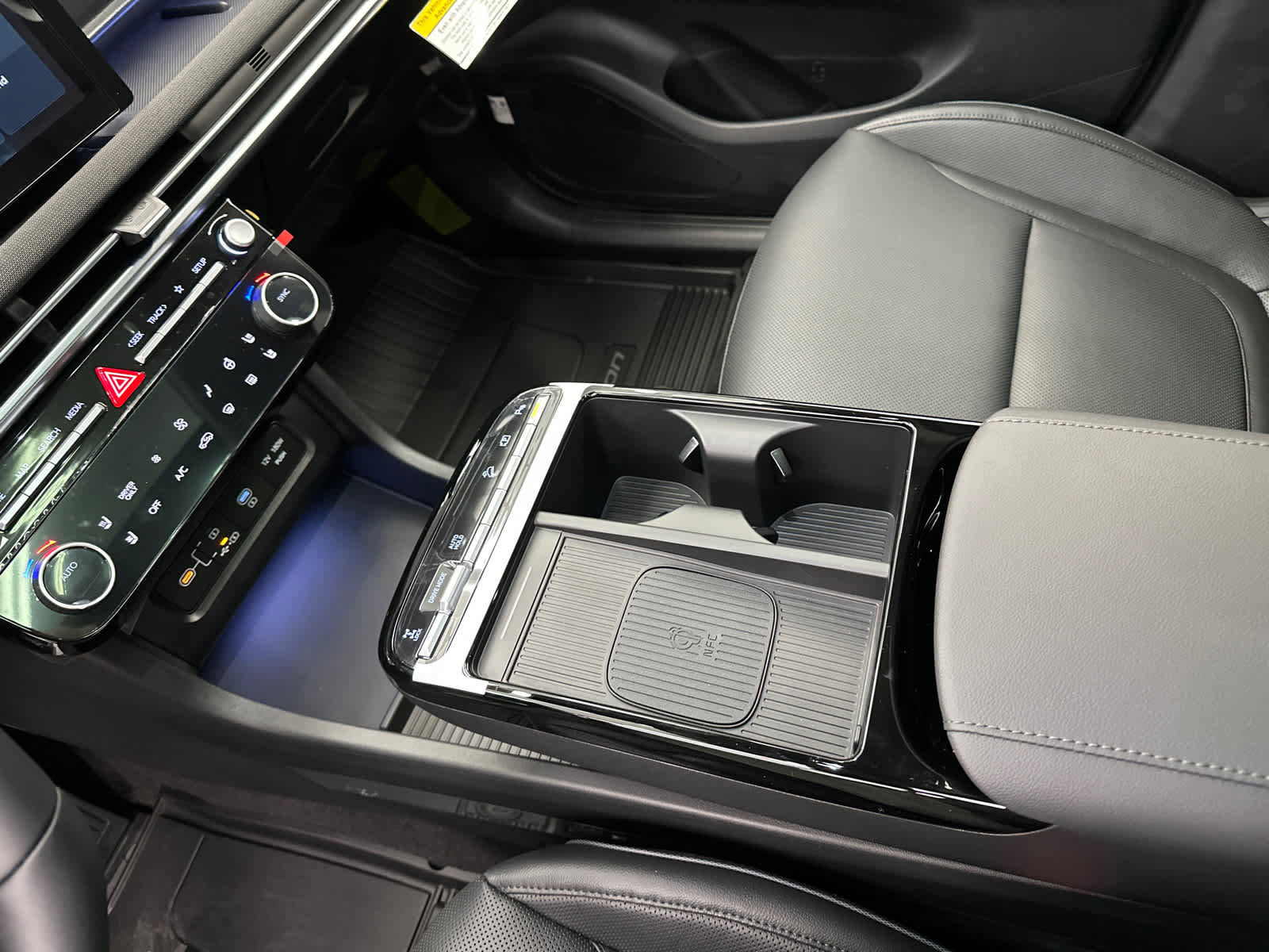 New 2025 Hyundai Tucson Limited image 30