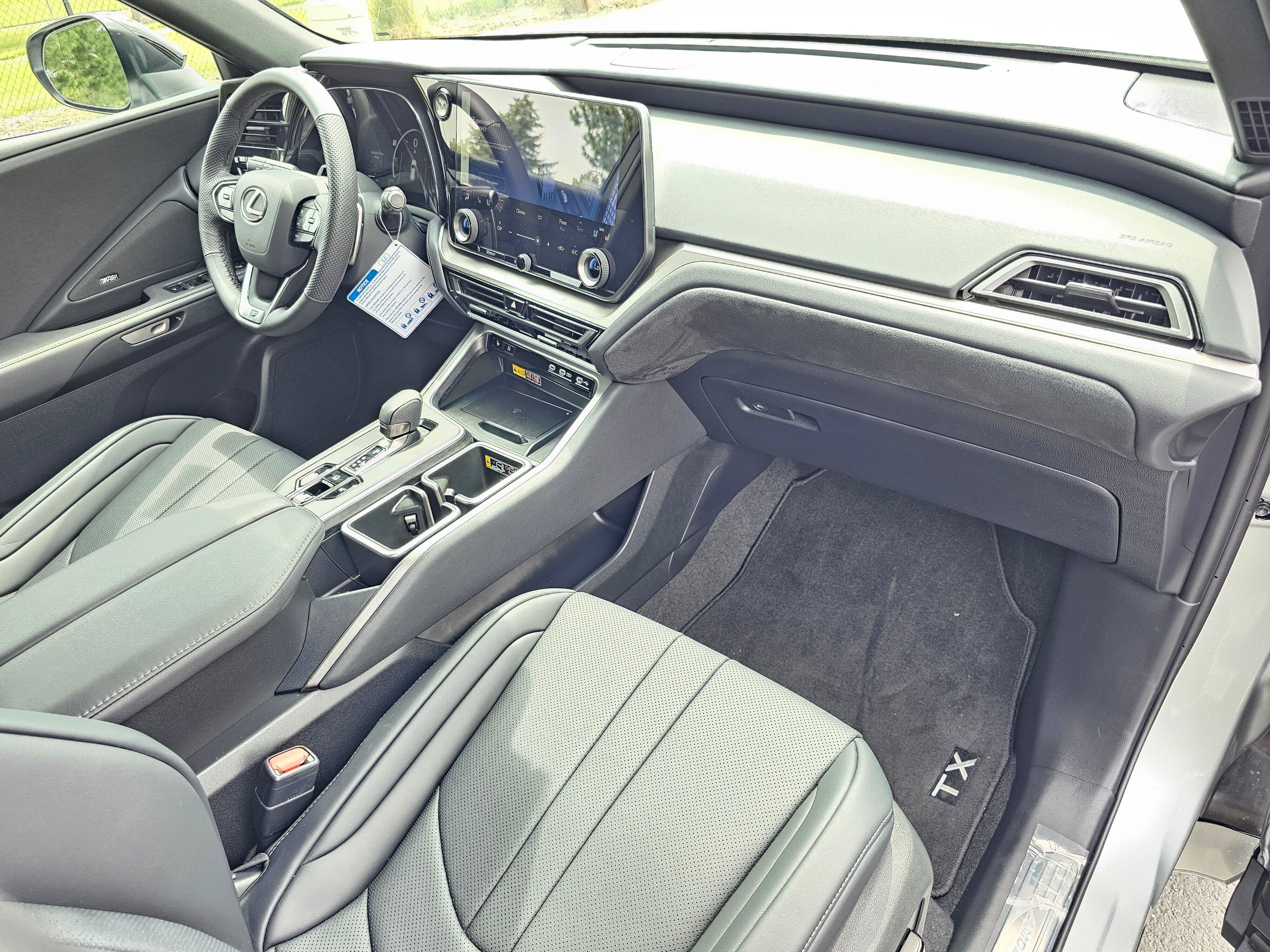 Used 2026 Lexus TX 500h AWD w/ Technology Package image 11