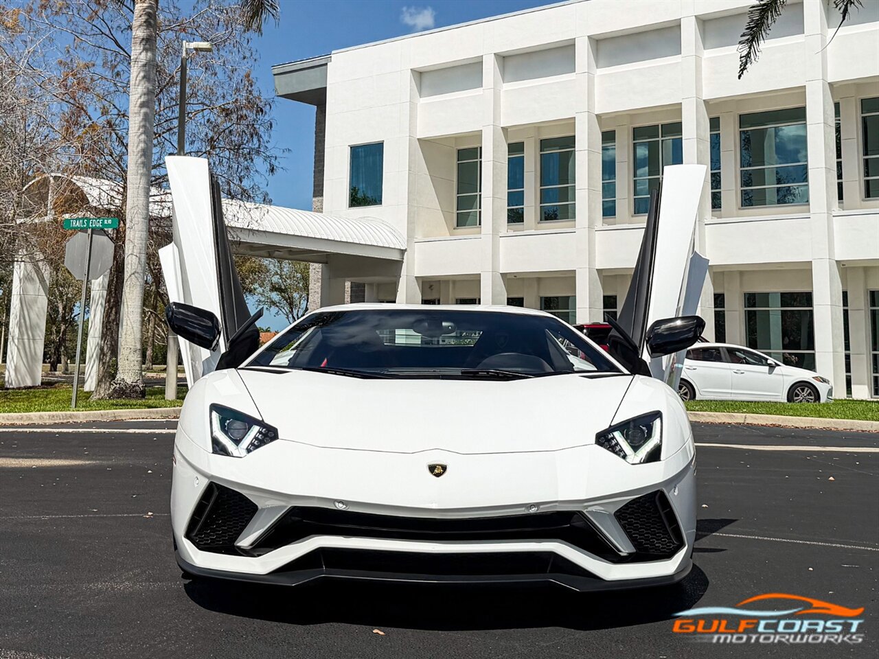 Used 2017 Lamborghini Aventador S image 8