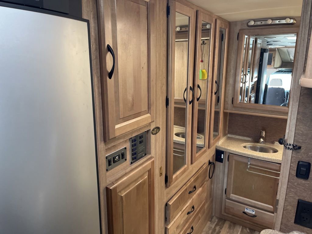 Used 2015 Mercedes-Benz Sprinter 3500 image 12