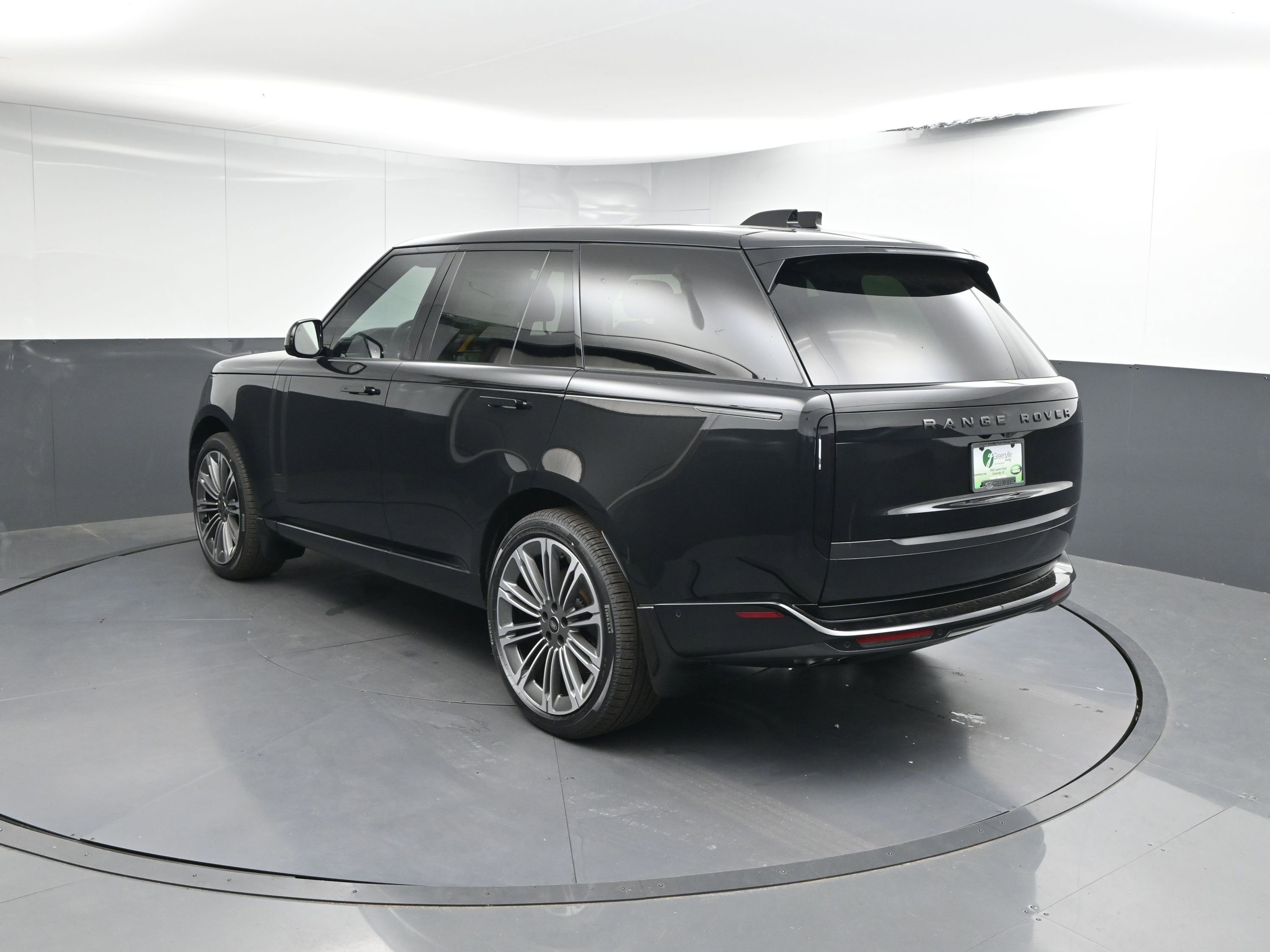 New 2025 Land Rover Range Rover SE image 3