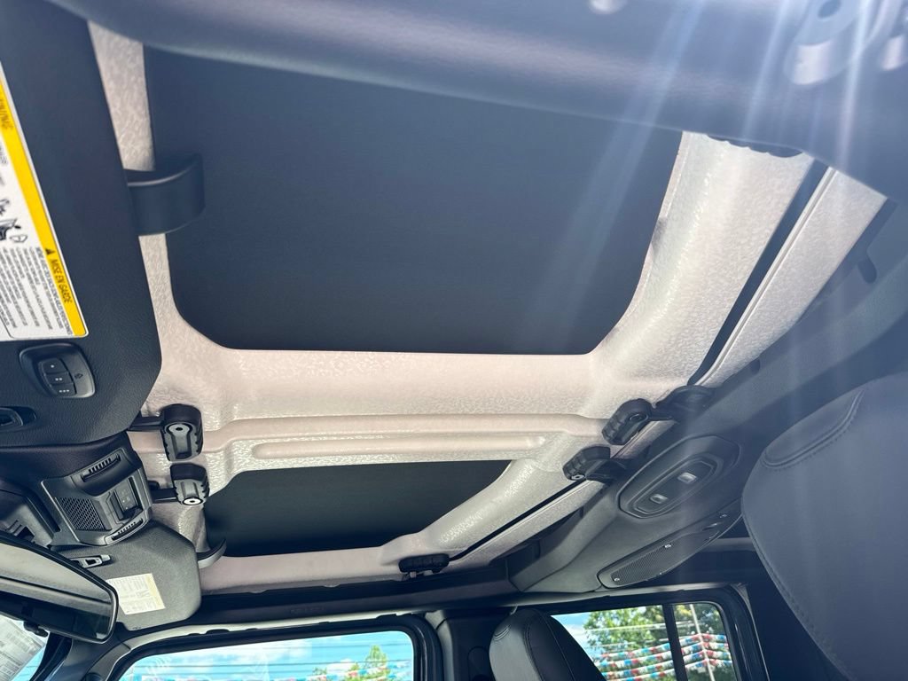 New 2026 Jeep Gladiator Sport AWD/4WD image 15