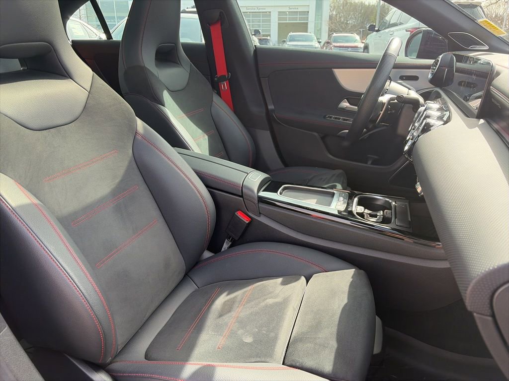 Used 2025 Mercedes-Benz CLA 35 AMG 4MATIC image 28