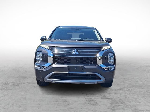 Used 2025 Mitsubishi Outlander SE AWD/4WD image 2