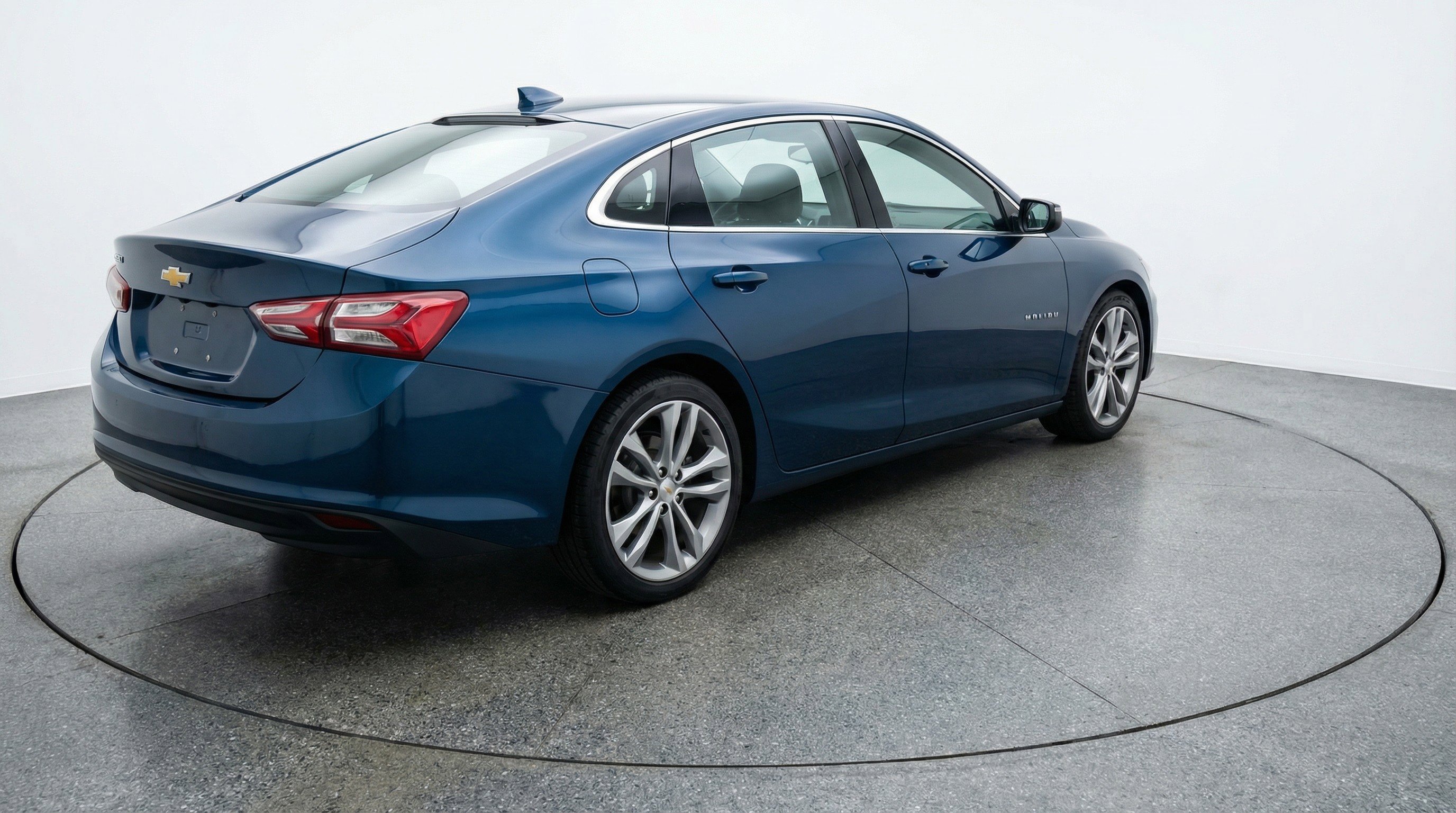 Used 2024 Chevrolet Malibu LT image 9