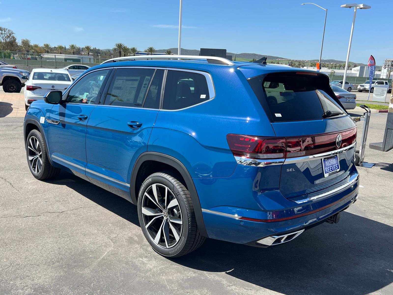 Certified 2025 Volkswagen Atlas SEL Premium R-Line AWD/4WD image 3