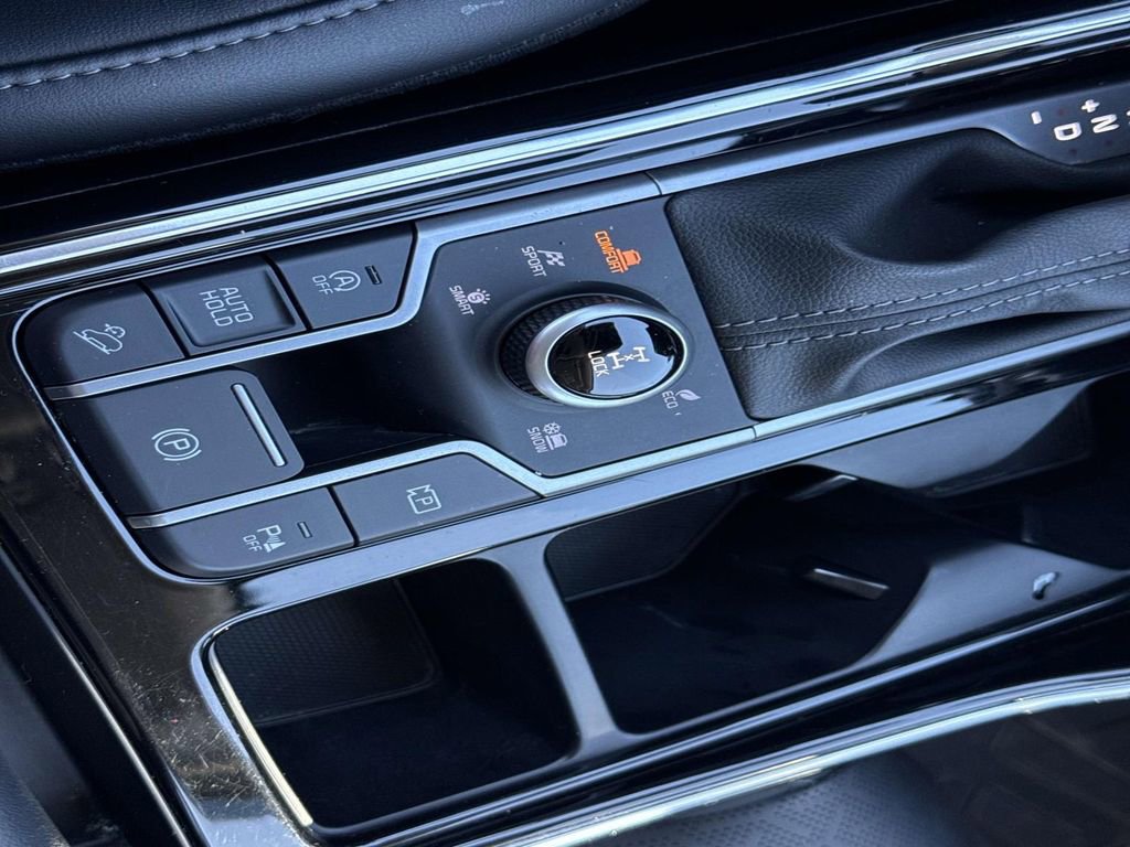 Used 2023 Kia Sorento SX image 26