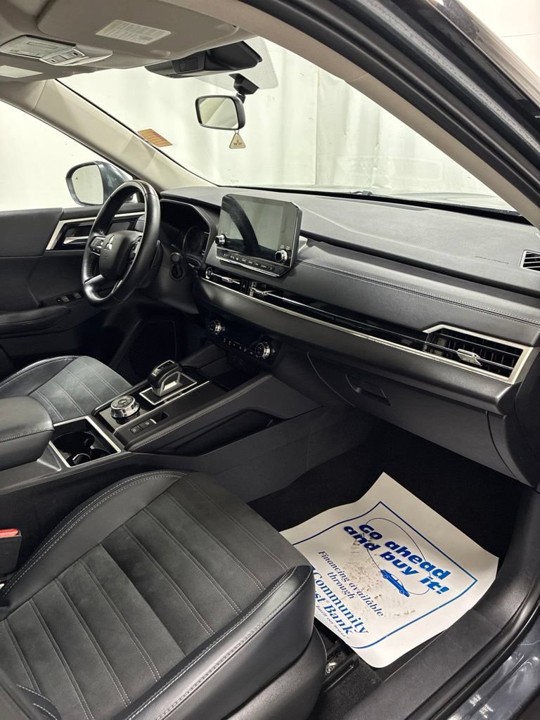Used 2024 Mitsubishi Outlander SE AWD/4WD image 30