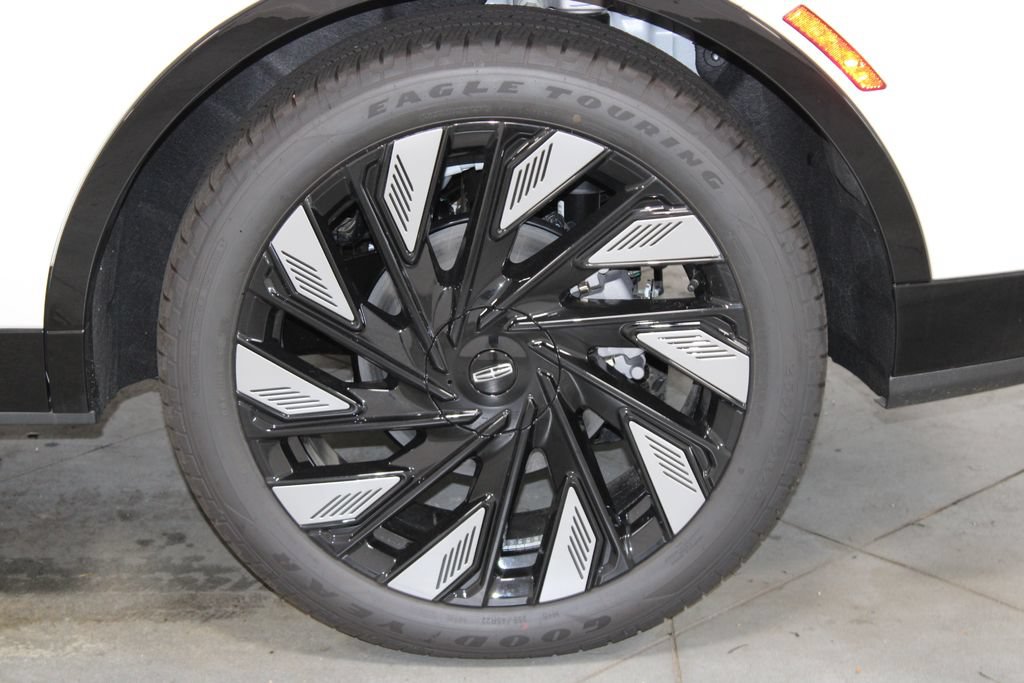 New 2026 Lincoln Nautilus Reserve AWD/4WD image 16