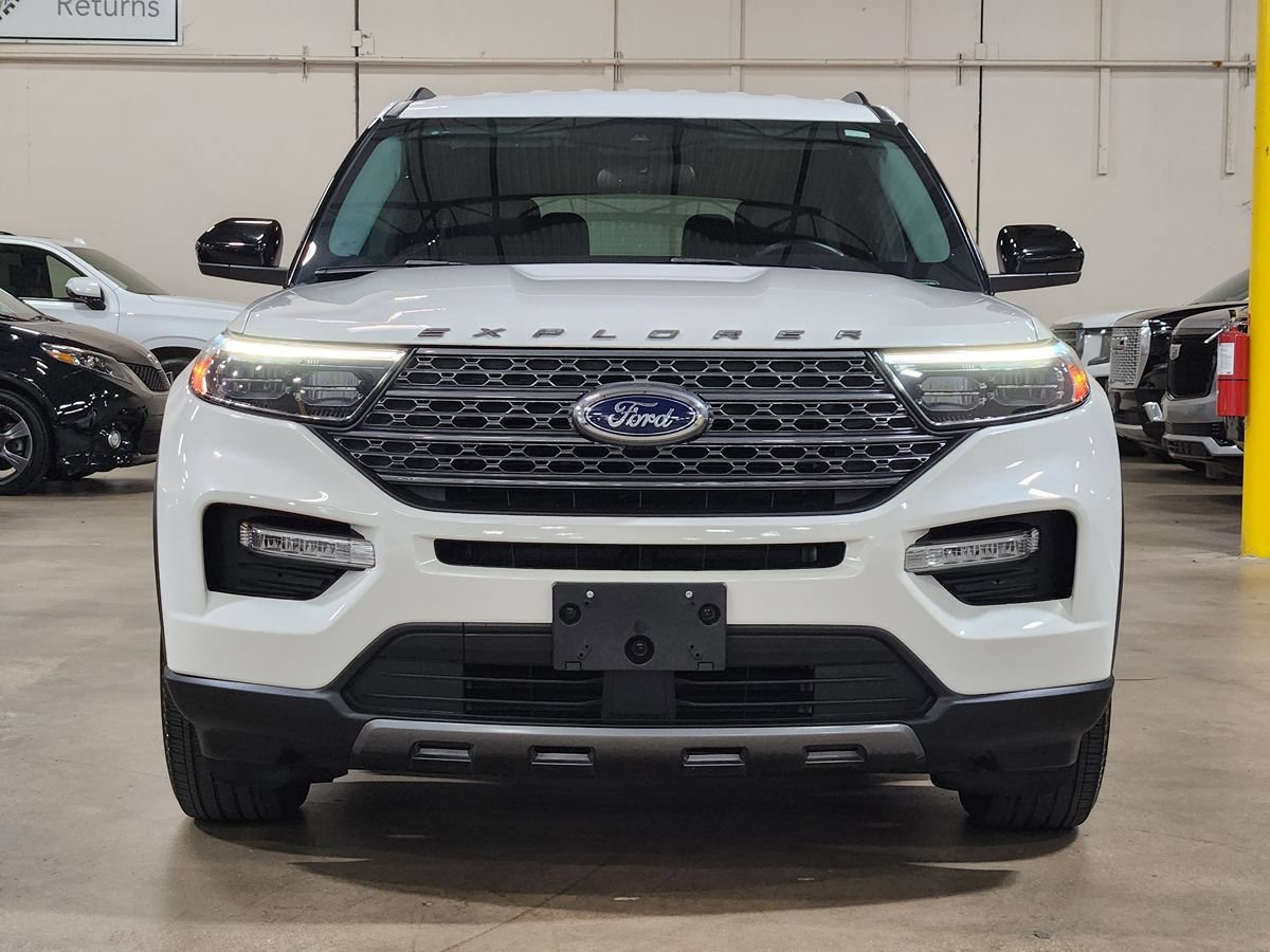 Used 2023 Ford Explorer XLT w/ Equipment Group 202A RWD image 2