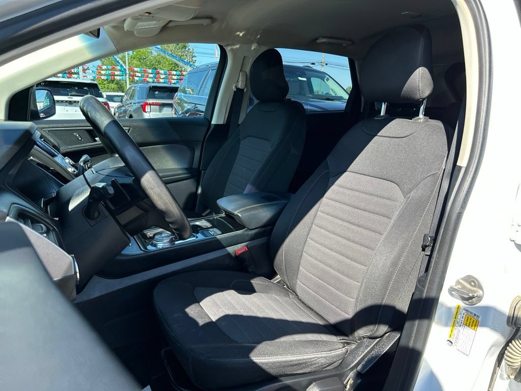 Used 2019 Ford Edge SE AWD/4WD image 16