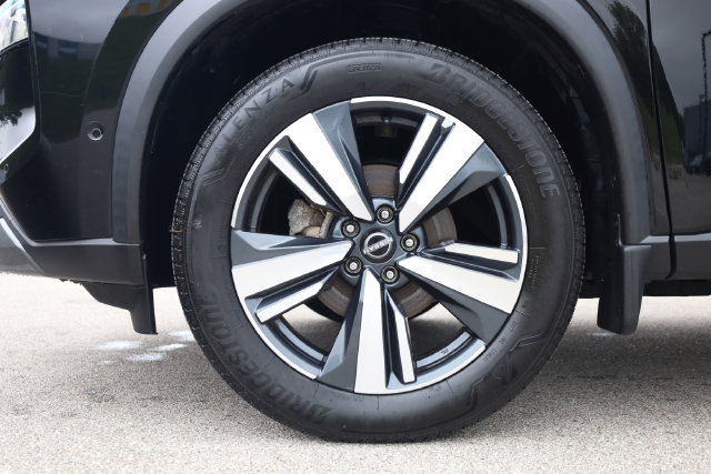 Certified 2023 Nissan Rogue SL w/ SL Premium Package AWD/4WD image 9