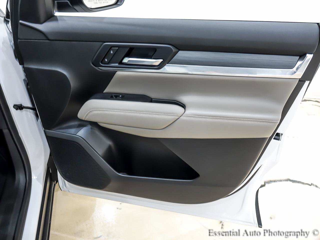 Used 2025 GMC Terrain Elevation image 28