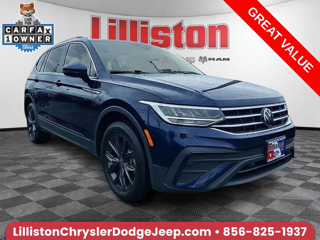 Used 2024 Volkswagen Tiguan SE w/ Panoramic Sunroof Package