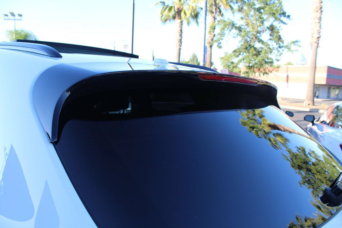 Used 2017 Porsche Macan Turbo AWD/4WD image 17