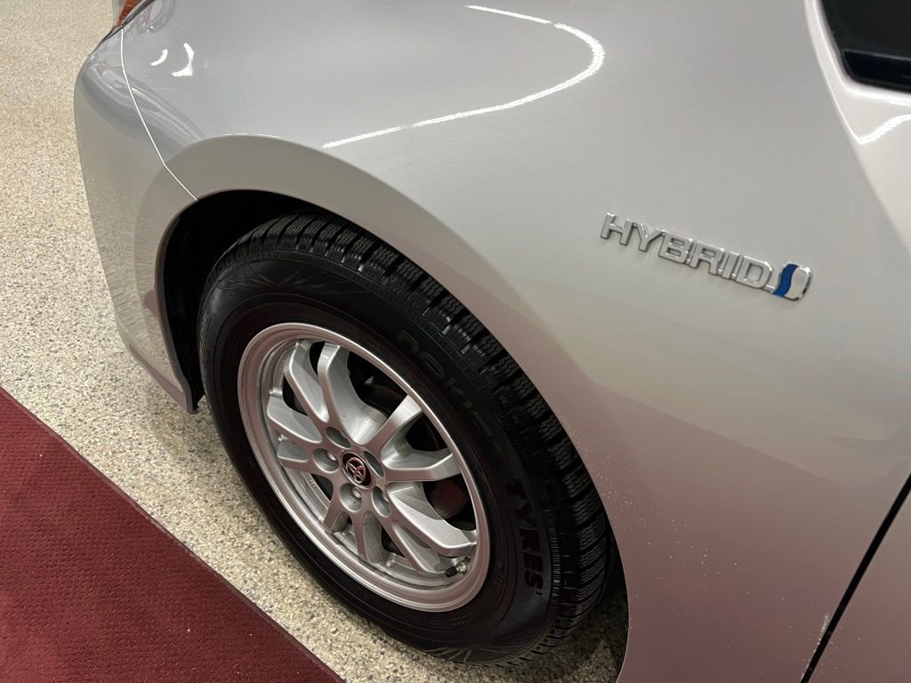 Used 2017 Toyota Prius Four w/ Advanced Technology Package image 17