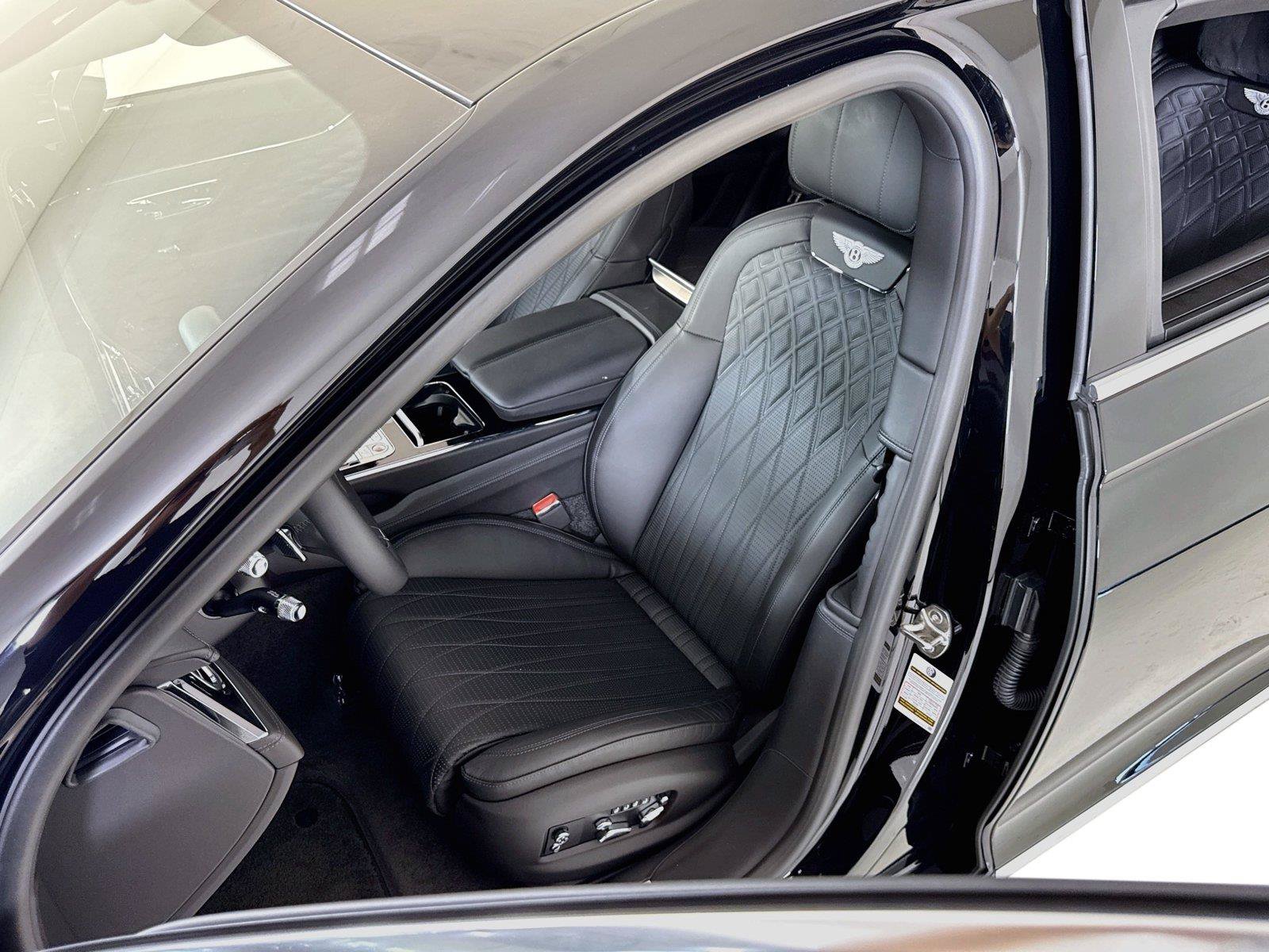 Used 2022 Bentley Flying Spur V8 AWD/4WD image 14