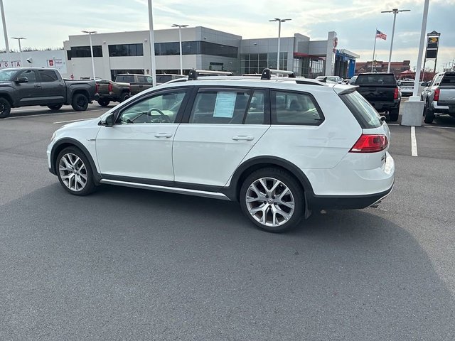 Used 2017 Volkswagen Golf Alltrack SEL image 12